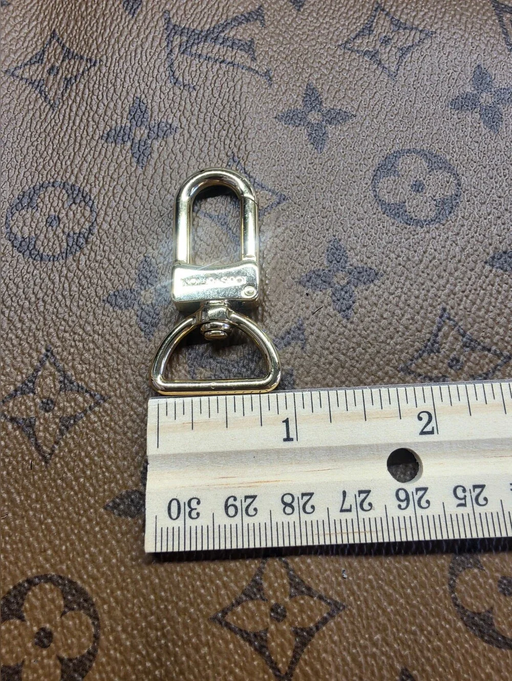 Louis Vuitton Gold Clasp X2